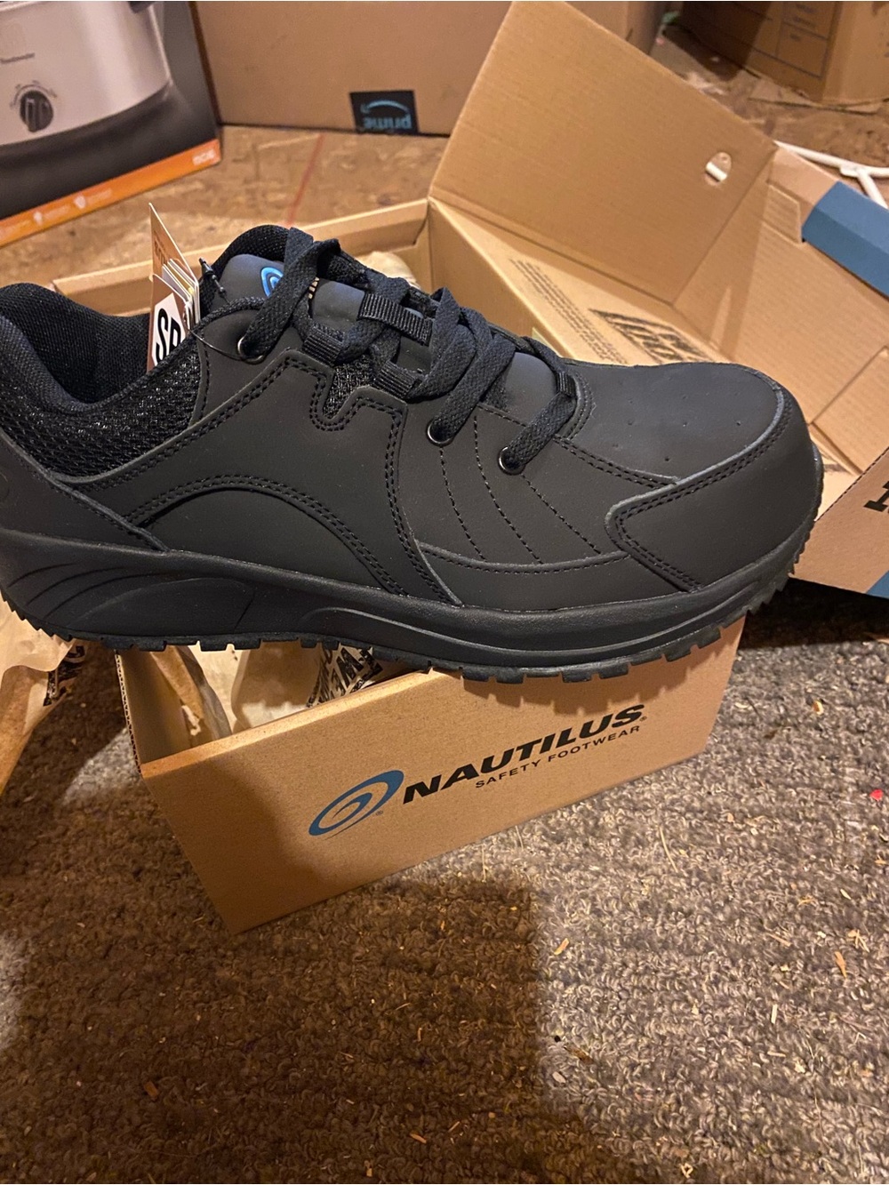 Nautilus Women's Black Slip-Resistant Work Shoe